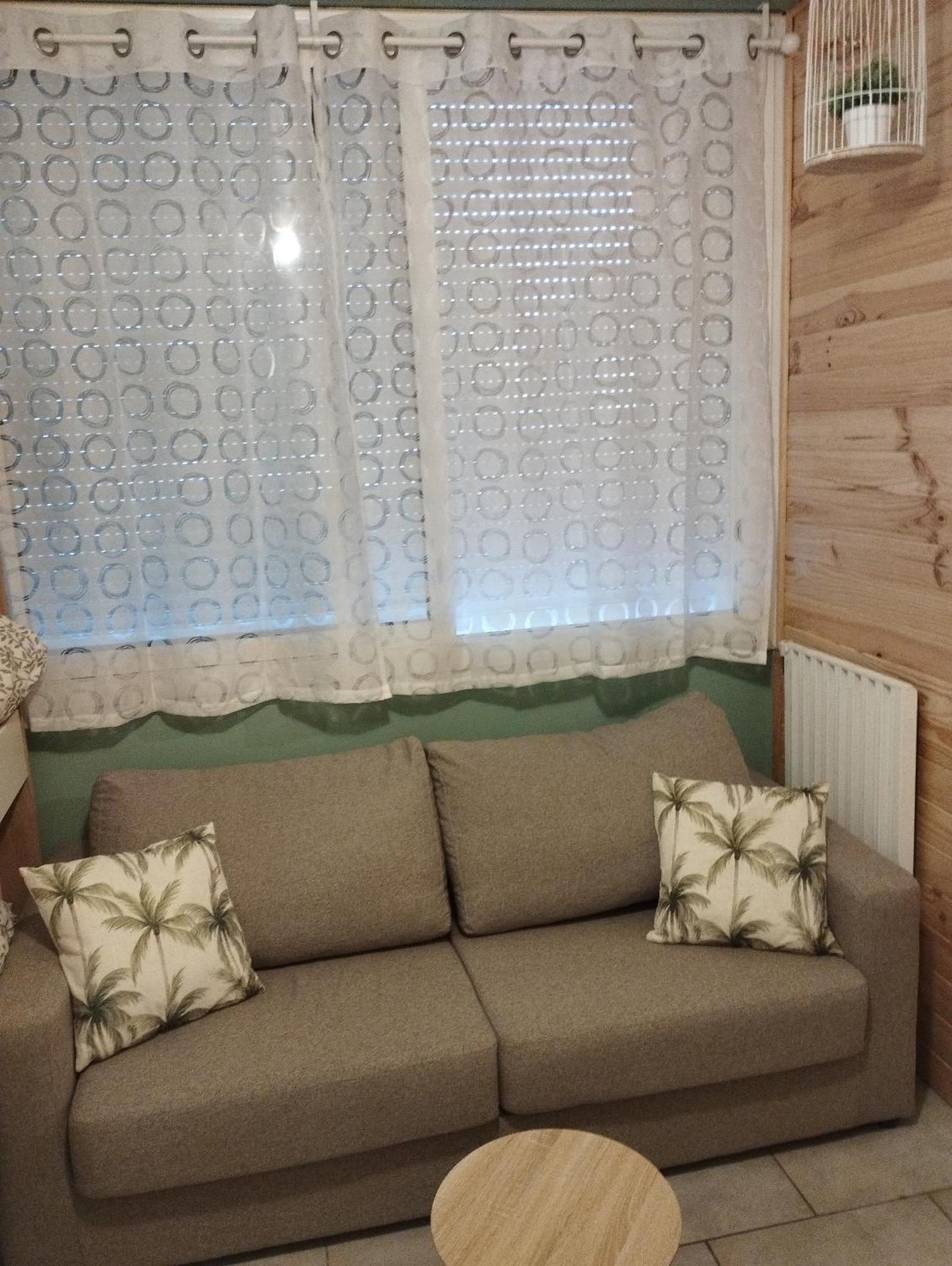 Chambrette Boulevard Des Pyrenees Hypercentre 10M Carre Wc Sur Le Palier, Porte40 Pau Luaran gambar